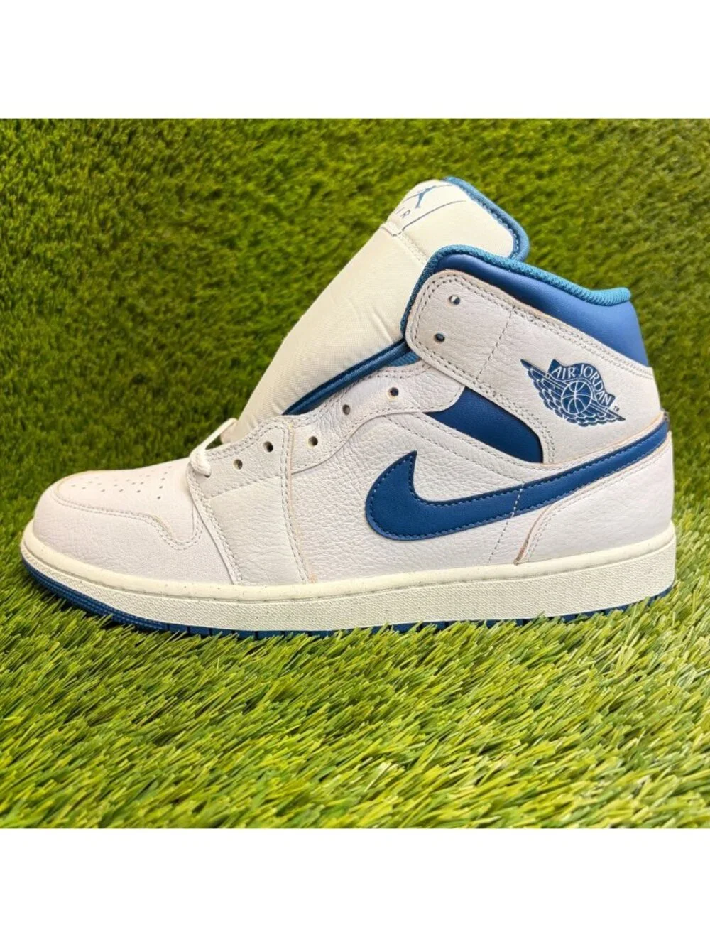 Nike Air Jordan 1 Mid SE Mens Size 10.5 White Blue Basketball Shoes Sneakers